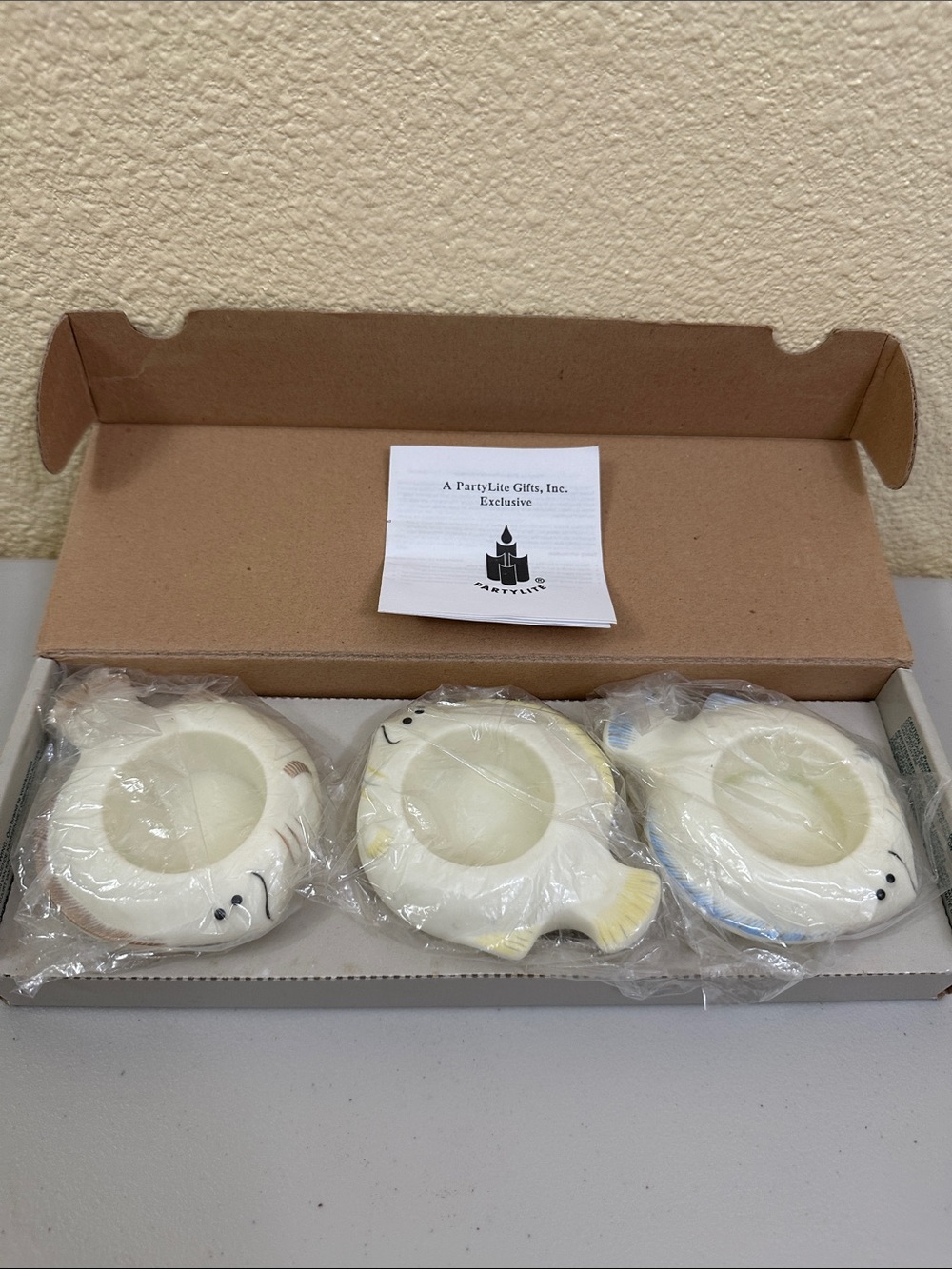 PartyLite Aqua Pals Tealight Holder Set - Floating Fish Tealight holder Set